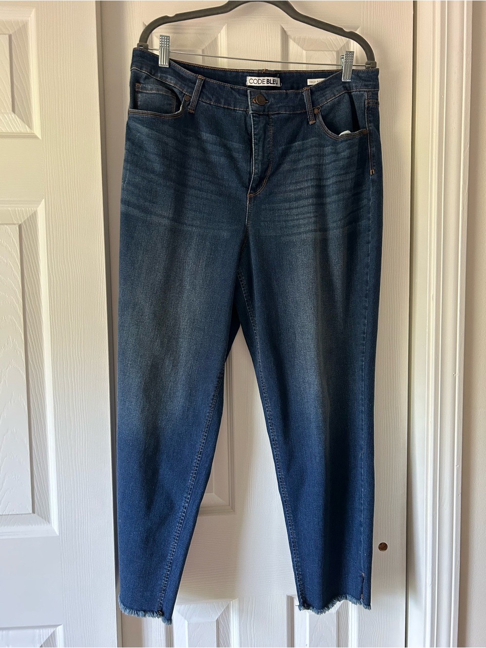 Code Bleu Women's Dark Wash Ankle Jeans